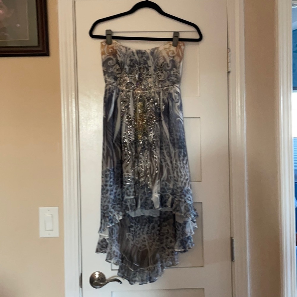 Women’s strapless dress